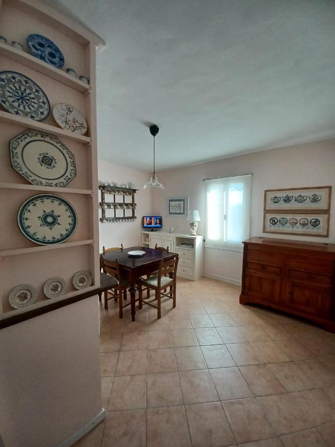 Casa Vacanze L'Acquerello Lari Exteriör bild