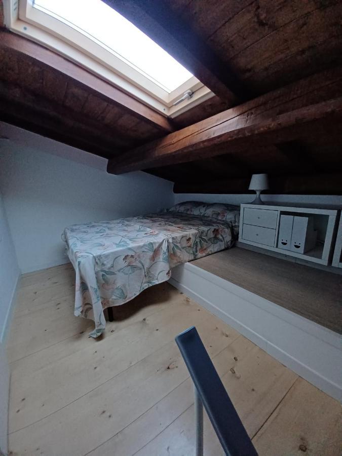 Casa Vacanze L'Acquerello Lari Exteriör bild