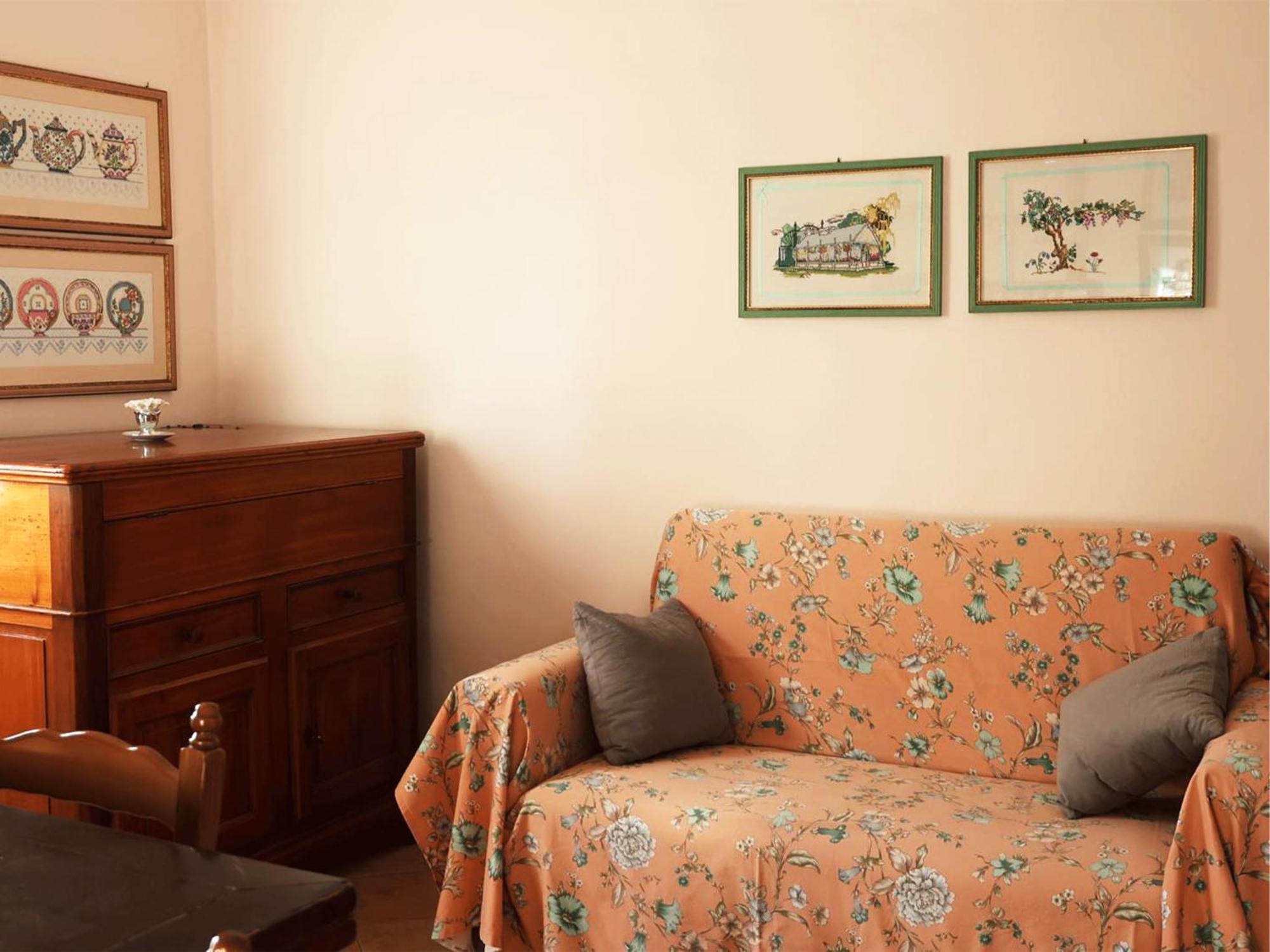 Casa Vacanze L'Acquerello Lari Exteriör bild