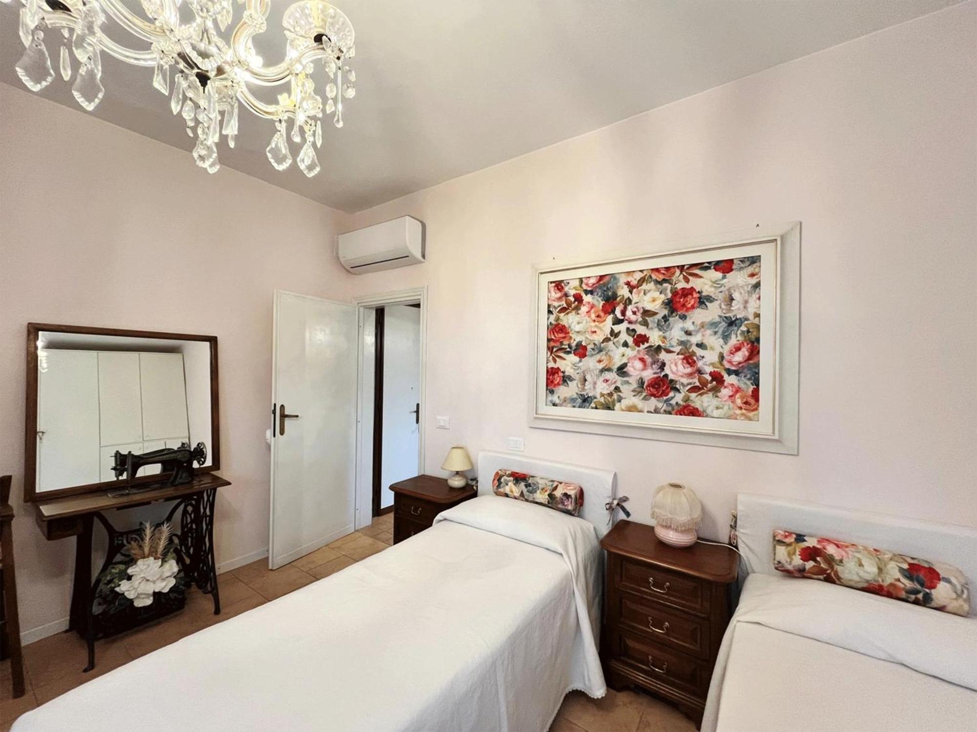 Casa Vacanze L'Acquerello Lari Exteriör bild